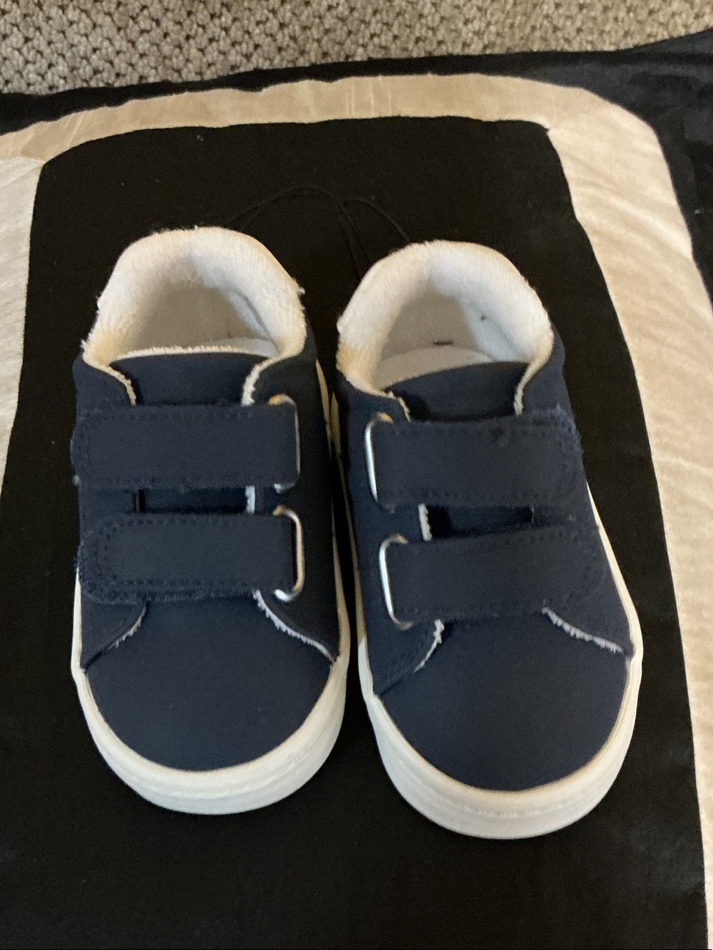 Baby Navy Velcro Casual Sneakers nwt H&M sz 2.5 3.5